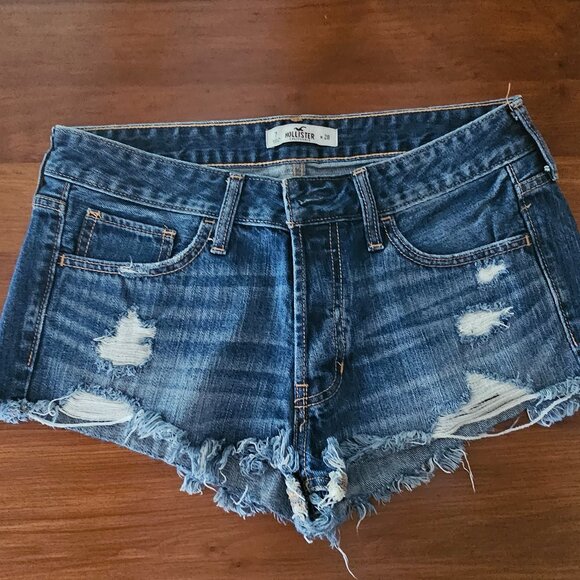 Hollister Button fly low rise jean shorts - size 7/w28 - Picture 1 of 5